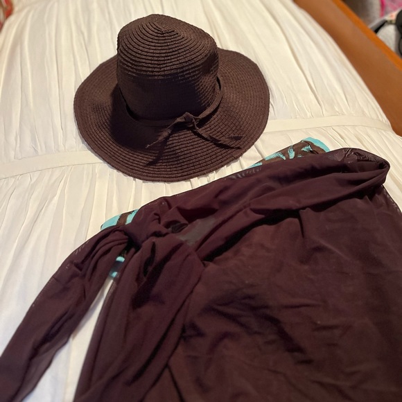 Tankini, sarong and sun hat. Brown/teal. Size 10 - Picture 6 of 8